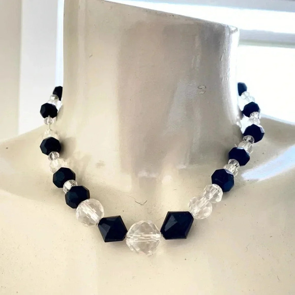 𝅺ANTIQUE Art Deco Faceted Clear Black Glass Crystal Czech Bead Necklace. - Picture 2 of 7